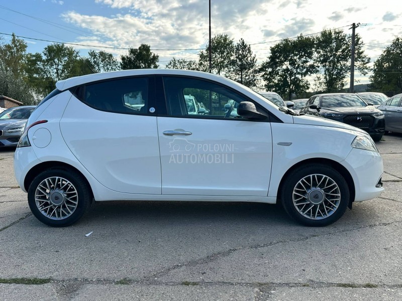 Lancia Ypsilon 1.2 ECOCHIC   N O V