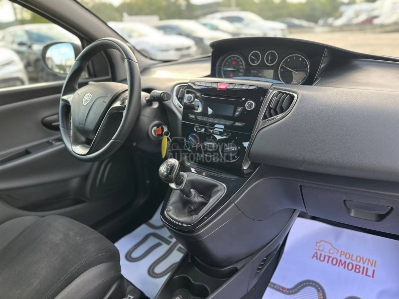 Lancia Ypsilon 1.2 ECOCHIC   N O V