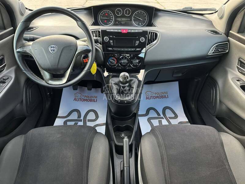 Lancia Ypsilon 1.2 ECOCHIC   N O V