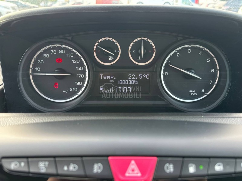 Lancia Ypsilon 1.2 ECOCHIC   N O V