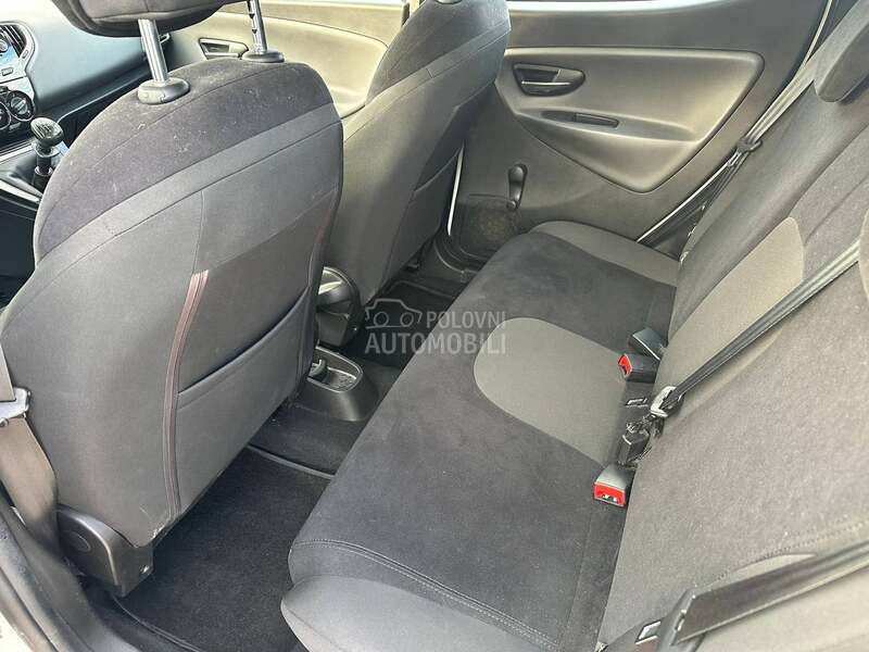 Lancia Ypsilon 1.2 ECOCHIC   N O V