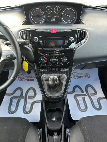 Lancia Ypsilon 1.2 ECOCHIC   N O V