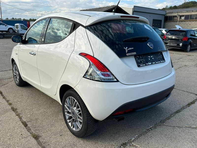 Lancia Ypsilon 1.2 ECOCHIC   N O V