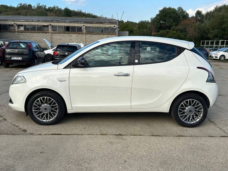 Lancia Ypsilon 1.2 ECOCHIC   N O V