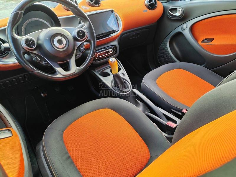 Smart ForFour 1.0 b