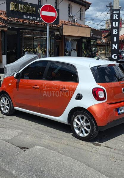 Smart ForFour 1.0 b