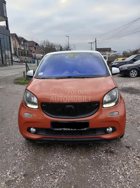 Smart ForFour 1.0 b