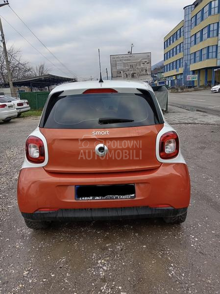 Smart ForFour 1.0 b