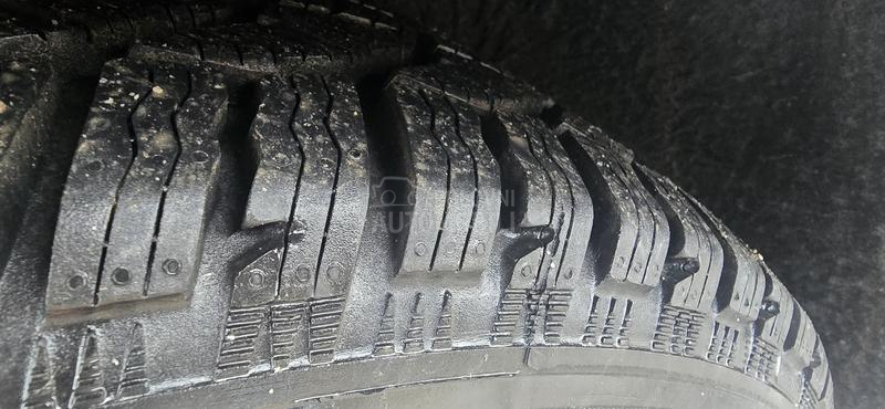 Mercedes Benz E 220 cdi