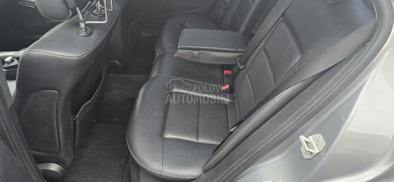 Mercedes Benz E 220 cdi