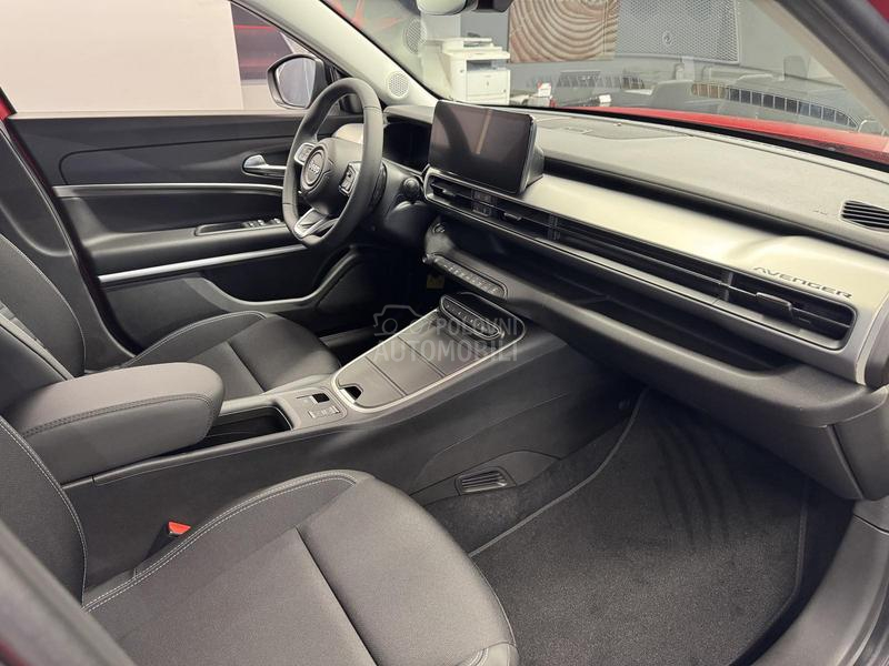 Jeep Avenger 1.2 MHEV 100 Summit