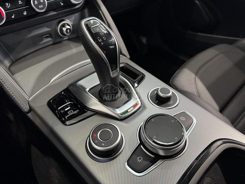 Alfa Romeo Stelvio 2.0 280 VELOCE
