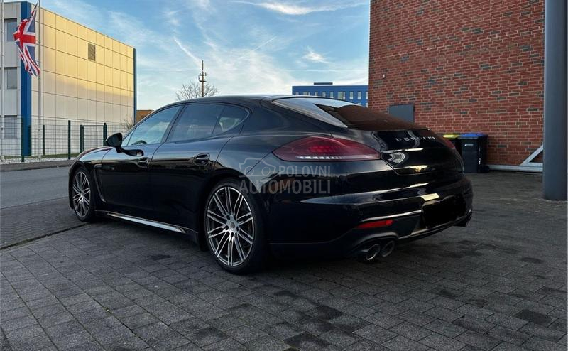 Porsche Panamera 