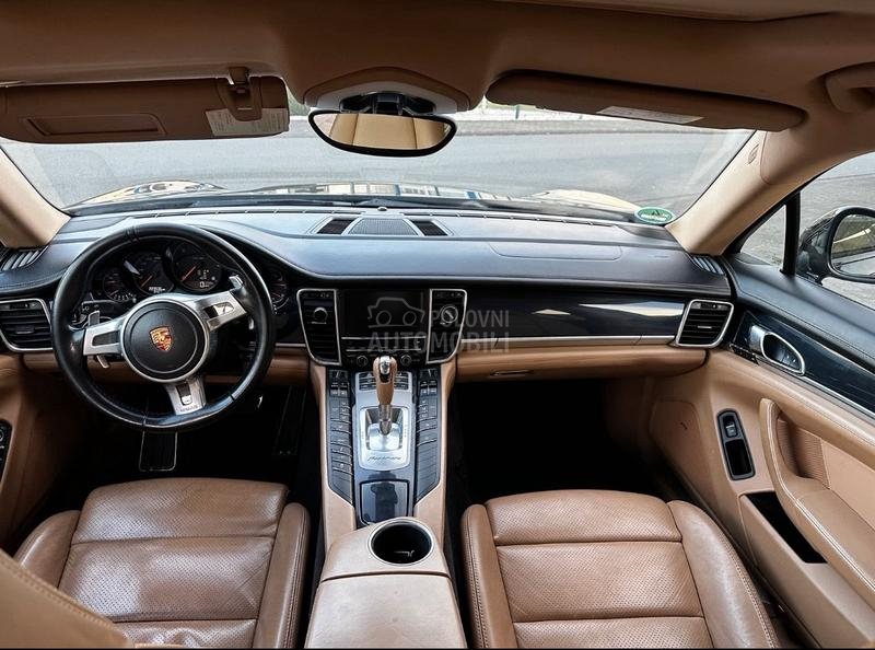 Porsche Panamera 