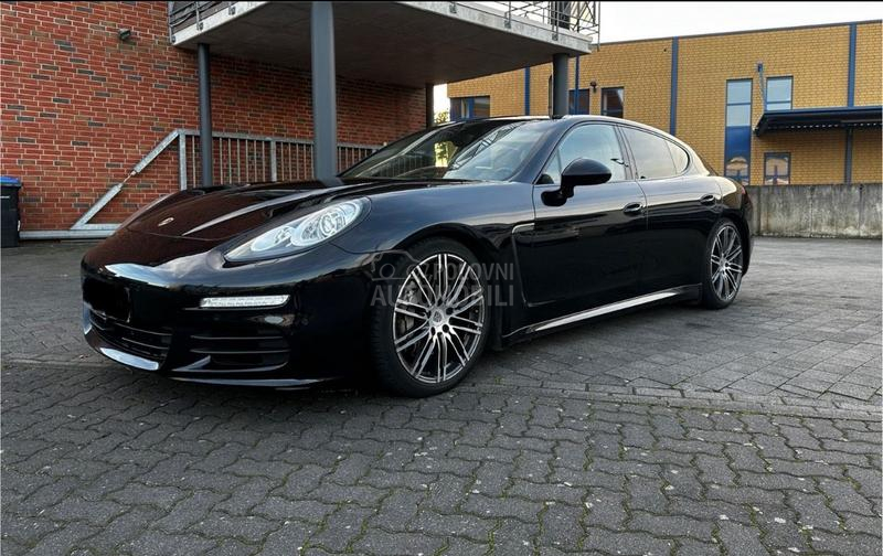Porsche Panamera 