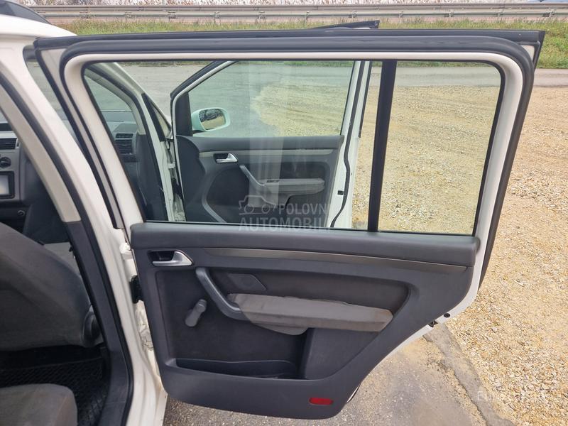 Volkswagen Touran A K C I J A