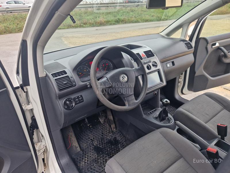 Volkswagen Touran A K C I J A