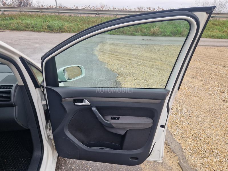 Volkswagen Touran A K C I J A