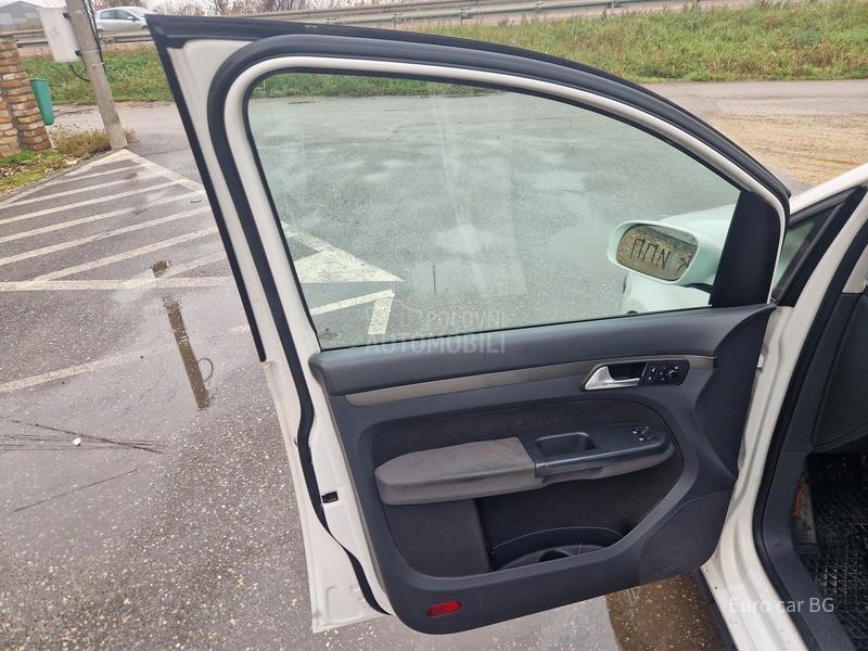 Volkswagen Touran A K C I J A