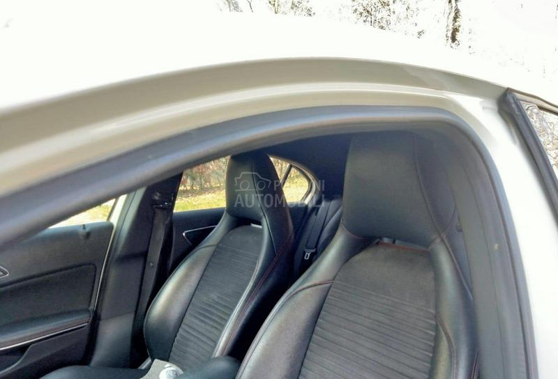Mercedes Benz A 180 AMG line