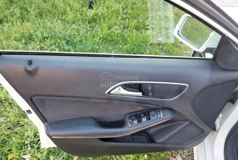 Mercedes Benz A 180 AMG line