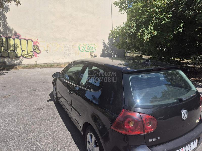Volkswagen Golf 5 2.0 tdi