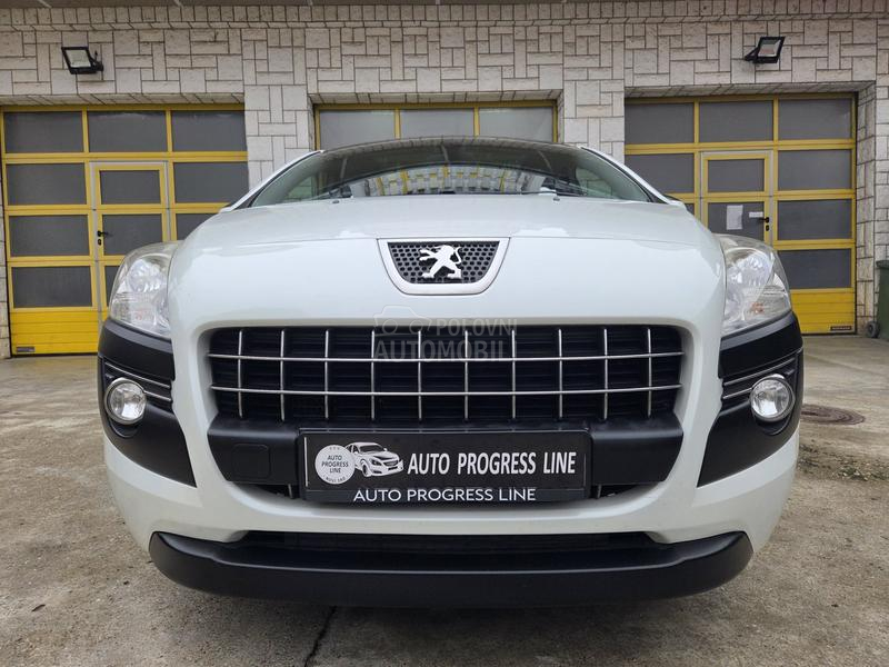 Peugeot 3008 1.6HDI/NAV/PANO/