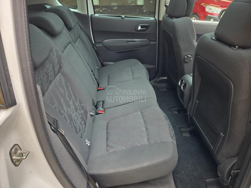 Peugeot 3008 1.6HDI/NAV/PANO/