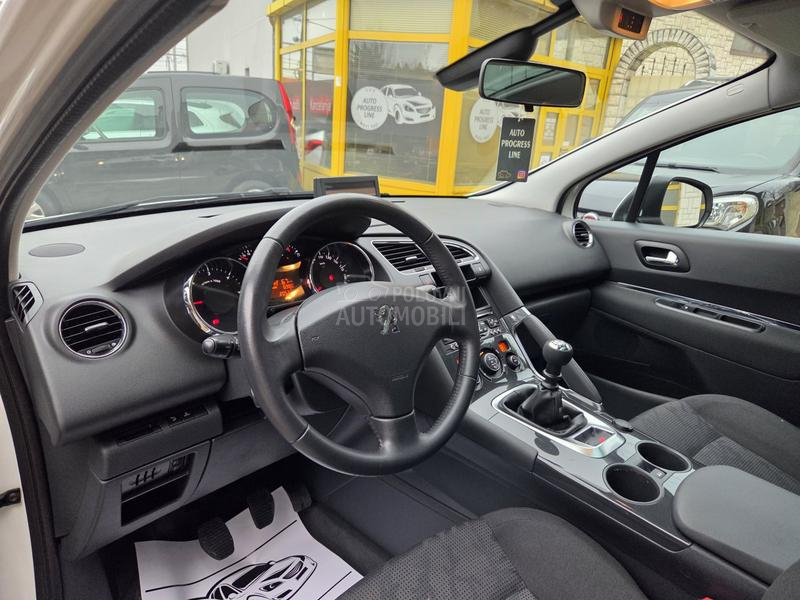 Peugeot 3008 1.6HDI/NAV/PANO/