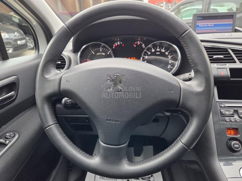 Peugeot 3008 1.6HDI/NAV/PANO/