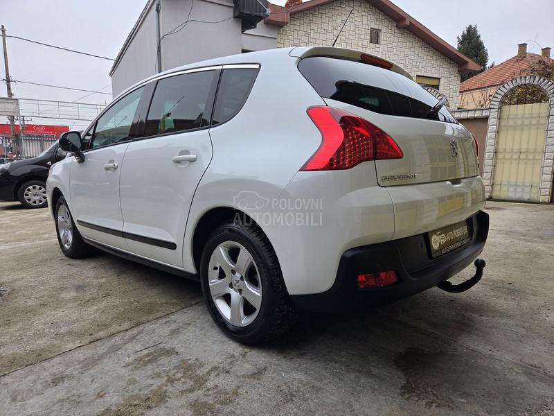 Peugeot 3008 1.6HDI/NAV/PANO/