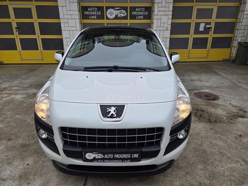 Peugeot 3008 1.6HDI/NAV/PANO/