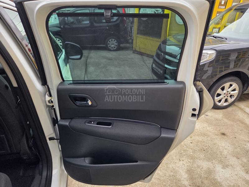 Peugeot 3008 1.6HDI/NAV/PANO/