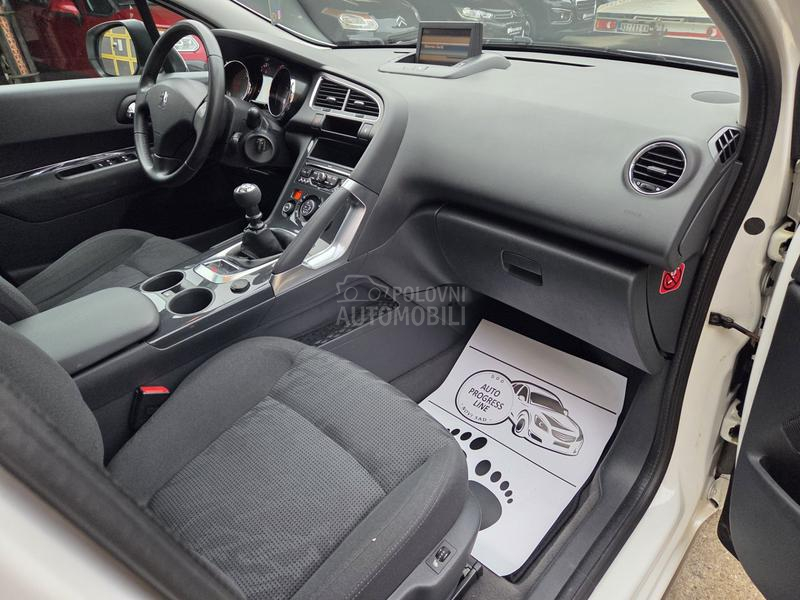 Peugeot 3008 1.6HDI/NAV/PANO/