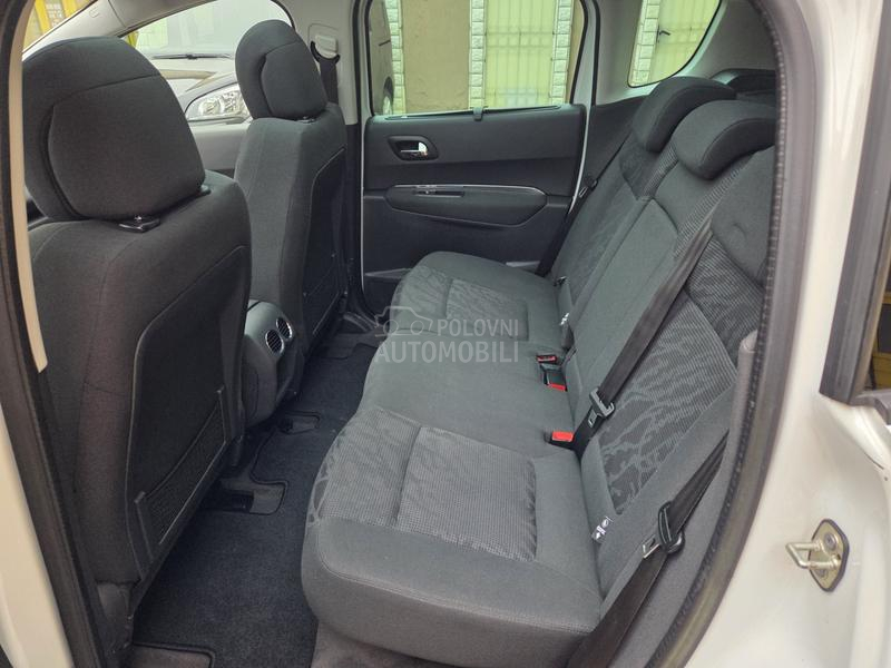 Peugeot 3008 1.6HDI/NAV/PANO/