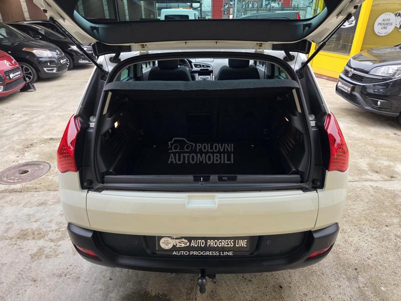 Peugeot 3008 1.6HDI/NAV/PANO/