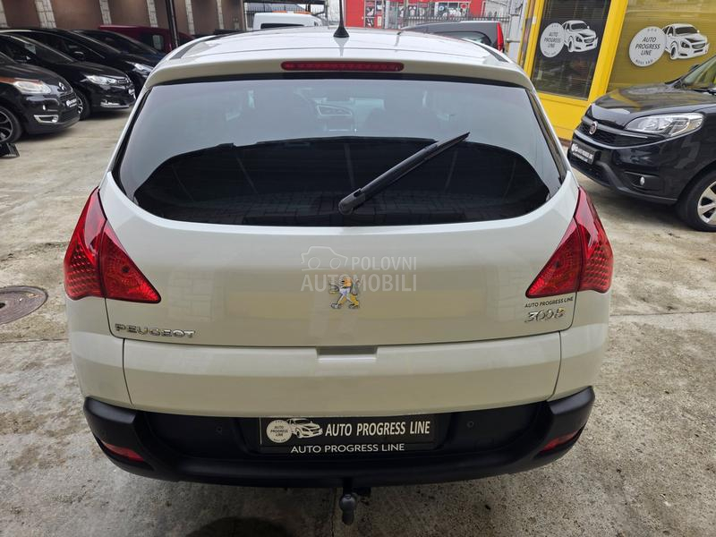 Peugeot 3008 1.6HDI/NAV/PANO/
