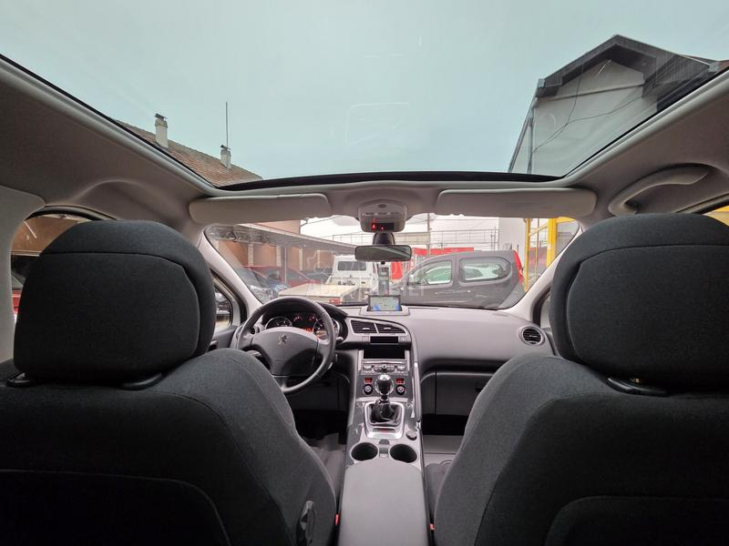 Peugeot 3008 1.6HDI/NAV/PANO/
