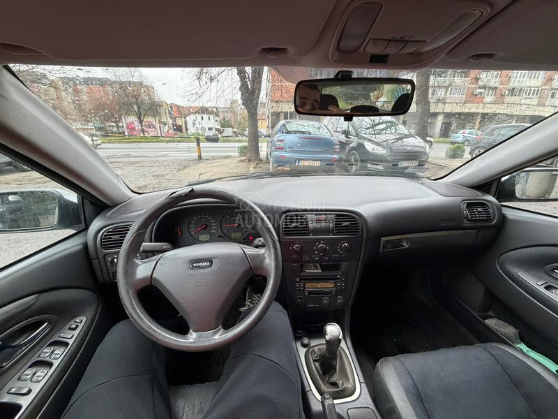 Volvo V40 