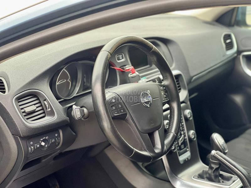 Volvo V40 D3