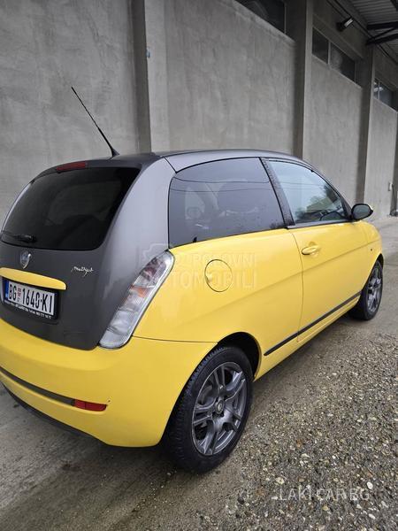 Lancia Ypsilon MOMO DESIGN 1.3 MJET