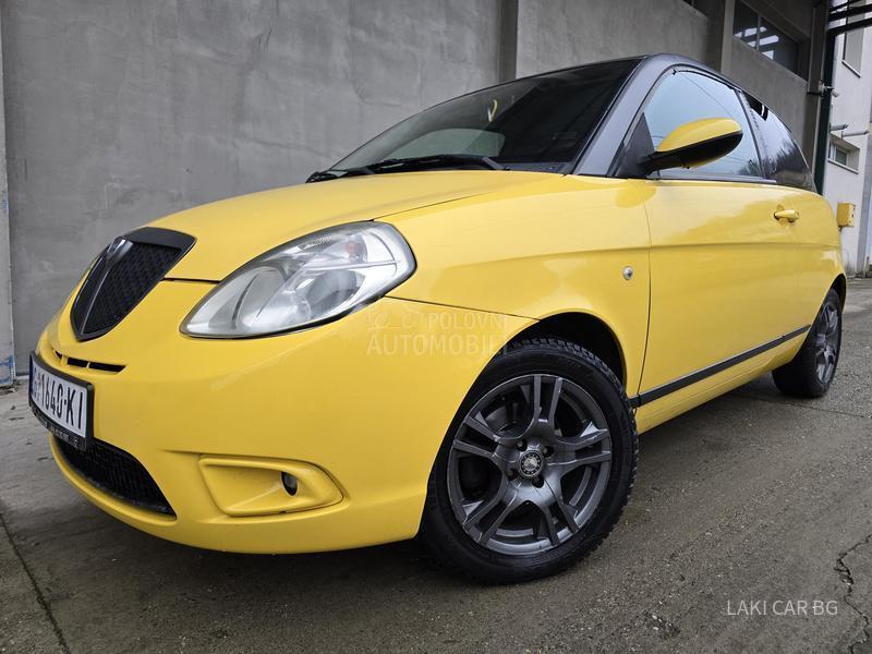 Lancia Ypsilon MOMO DESIGN 1.3 MJET