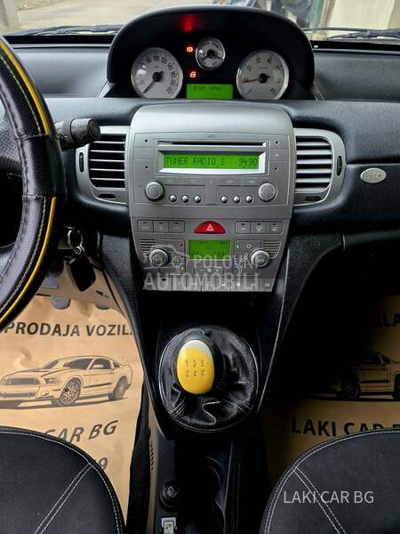 Lancia Ypsilon MOMO DESIGN 1.3 MJET