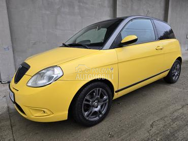 Lancia Ypsilon MOMO DESIGN 1.3 MJET