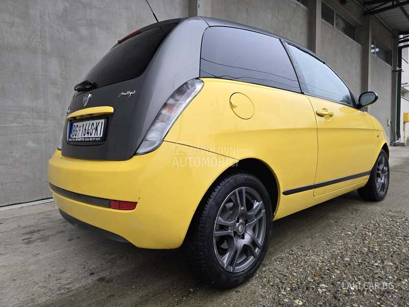 Lancia Ypsilon MOMO DESIGN 1.3 MJET