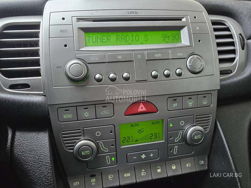 Lancia Ypsilon MOMO DESIGN 1.3 MJET