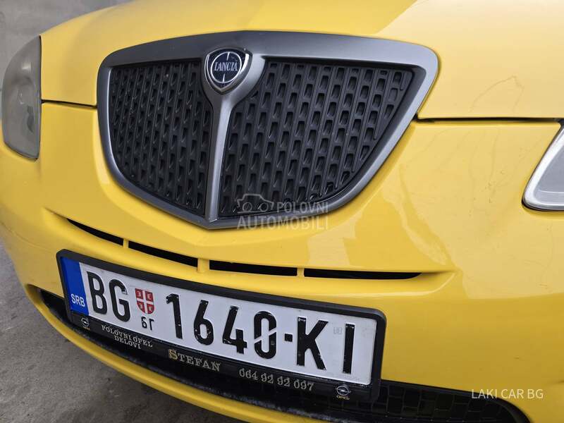 Lancia Ypsilon MOMO DESIGN 1.3 MJET