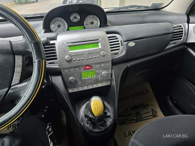 Lancia Ypsilon MOMO DESIGN 1.3 MJET