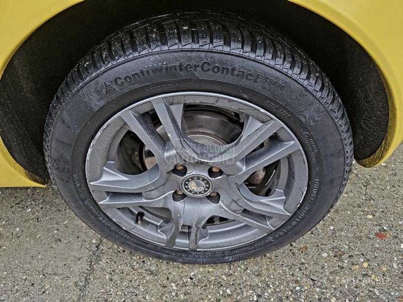 Lancia Ypsilon MOMO DESIGN 1.3 MJET