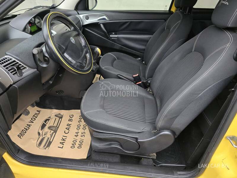 Lancia Ypsilon MOMO DESIGN 1.3 MJET